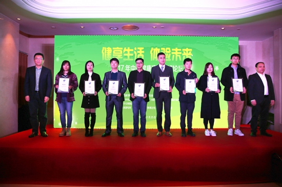 合影小.jpg